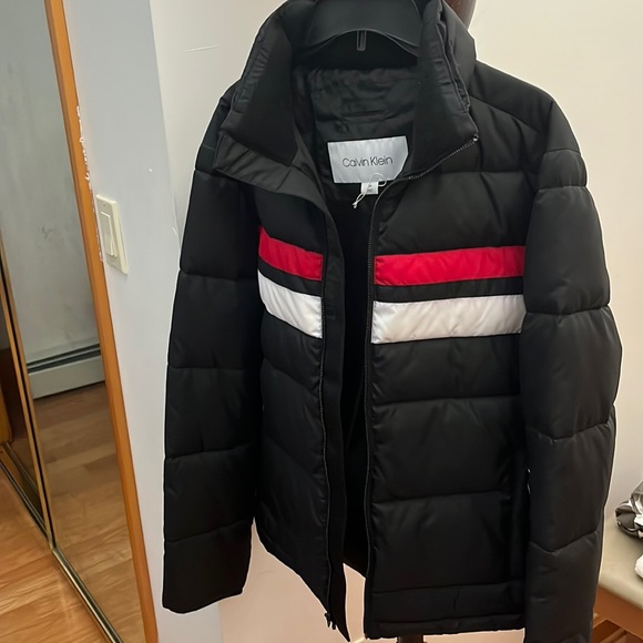 Calvin Klein puffer jacket condition 10/10 never worn - Picture 1 of 2